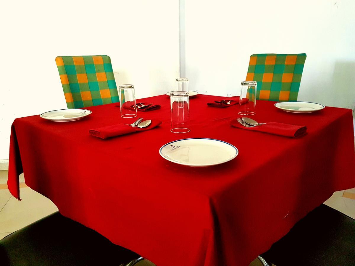 Kitchen Hut Hotel Nepalgunj Buitenkant foto